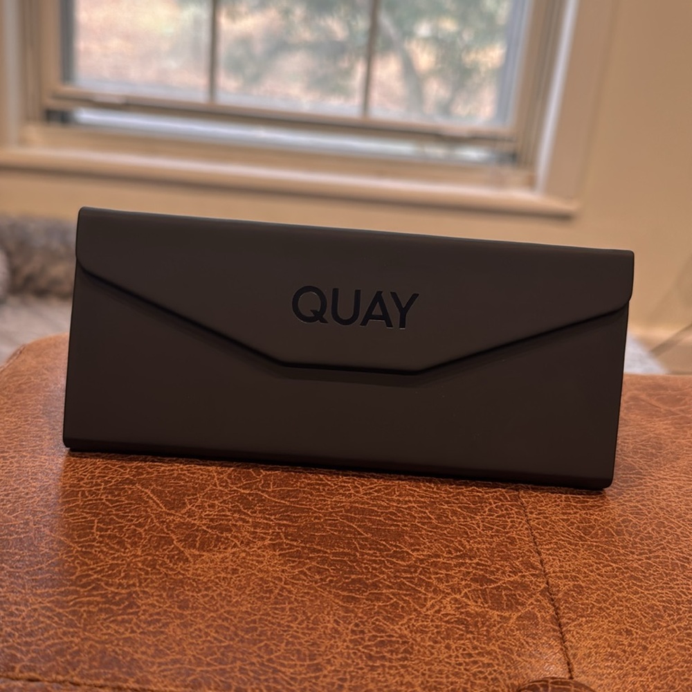 Quay folding hard shell sunglasses case